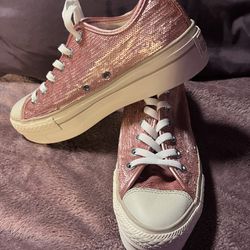 Hukommelse hans tiger Sz8 Women's Converse Chuck Taylor, All Stars, SEQUIN PLATFORM LOW TOP  Distressed Pink for Sale in Thornton, CO - OfferUp