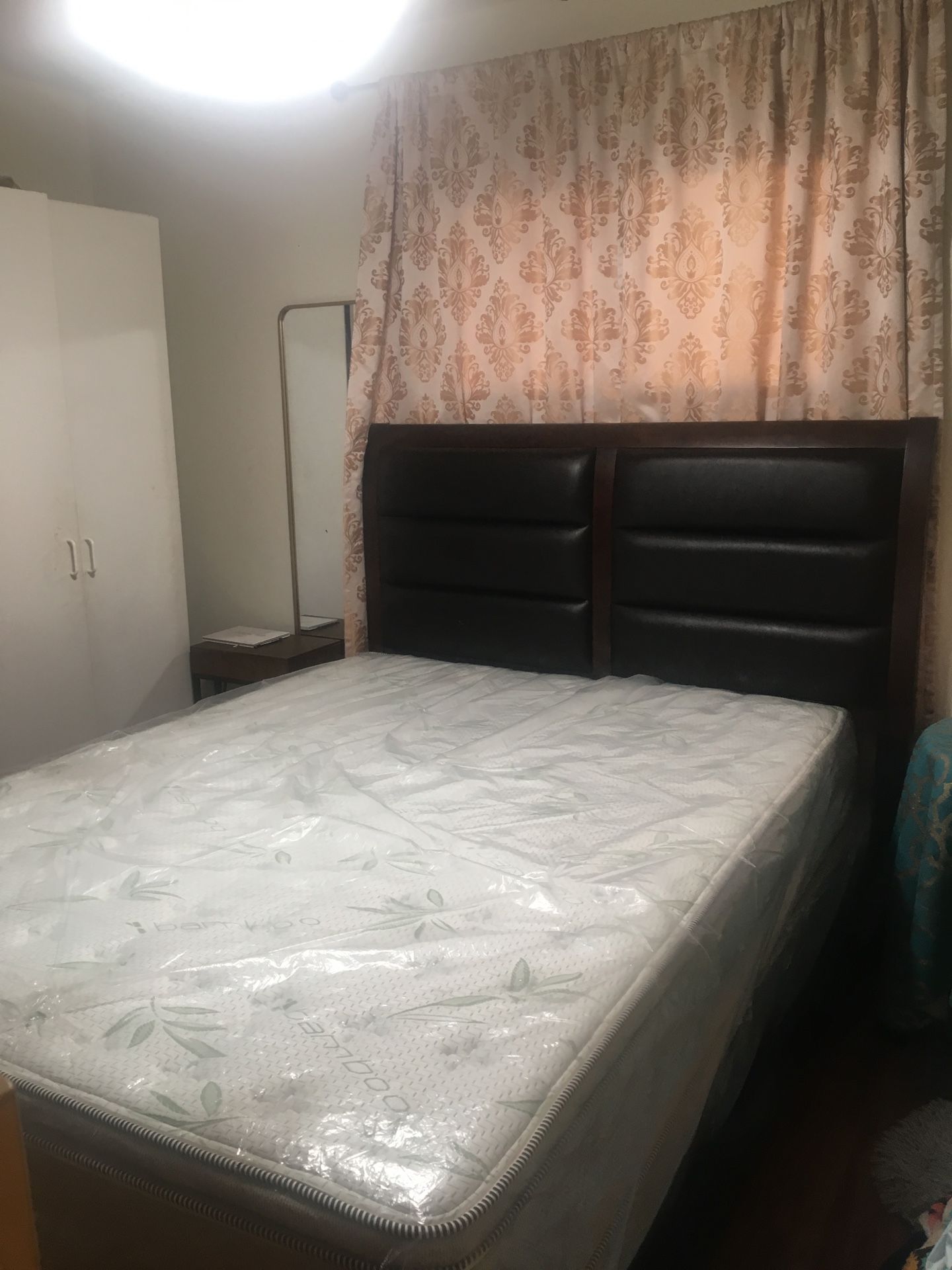 Queen mattress with box spring