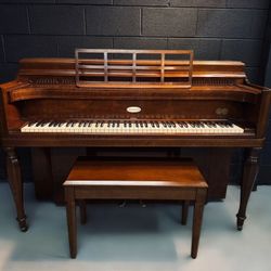 Steinway Model 40 Upright Piano | 40", Walnut Semi-Gloss 