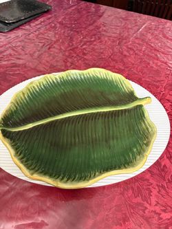 Ceramic Banana Leaf Serving Plate