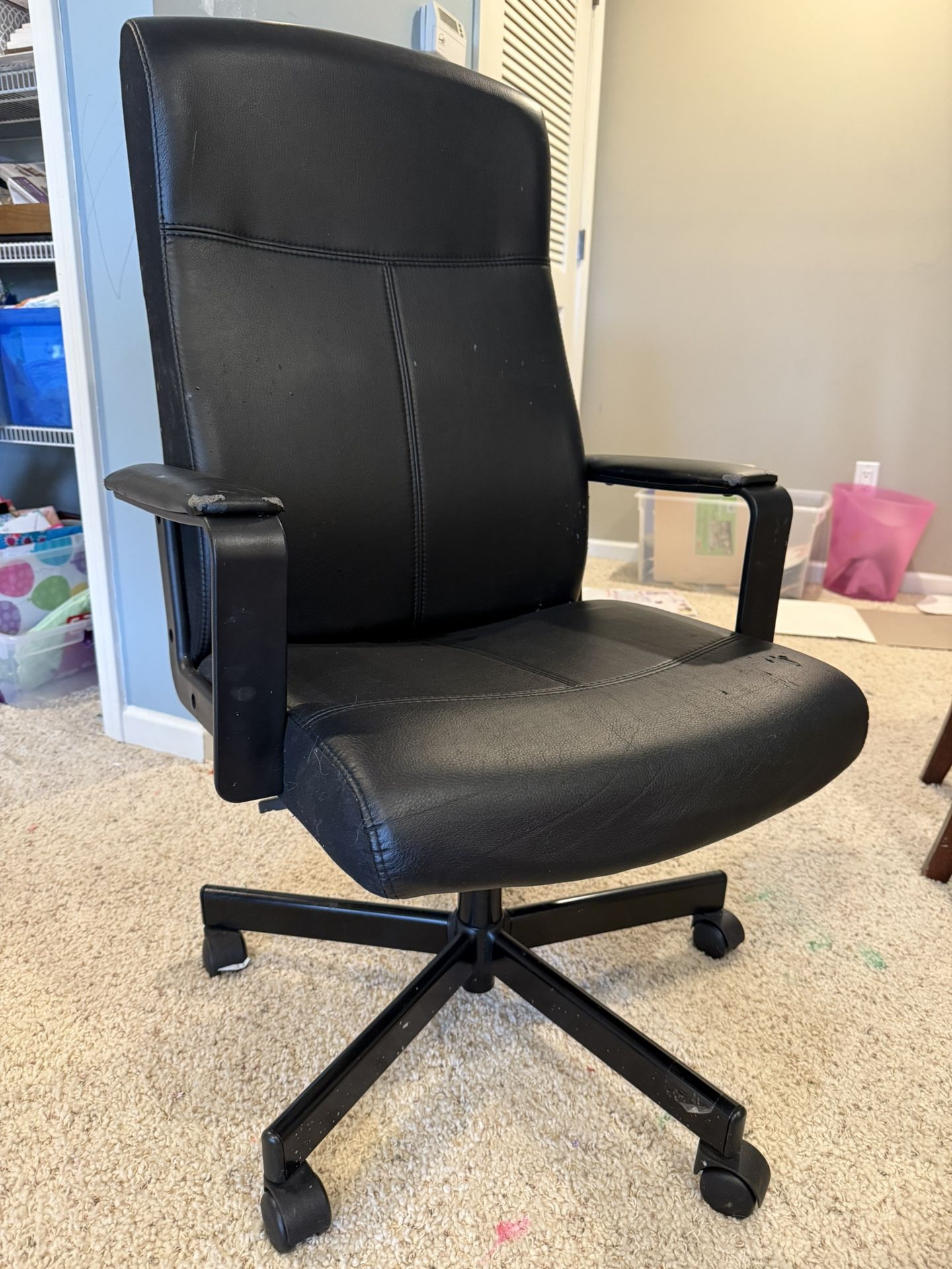 Comfortable, Sizable, Adjustable Desk Chair