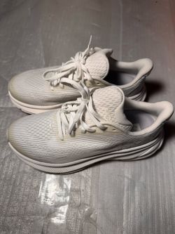 Hoka women’s running shoes no boxes