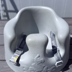 Selling a rubberized Bumbo feeding chair 
