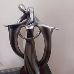 Decorative Kiss Sculpture