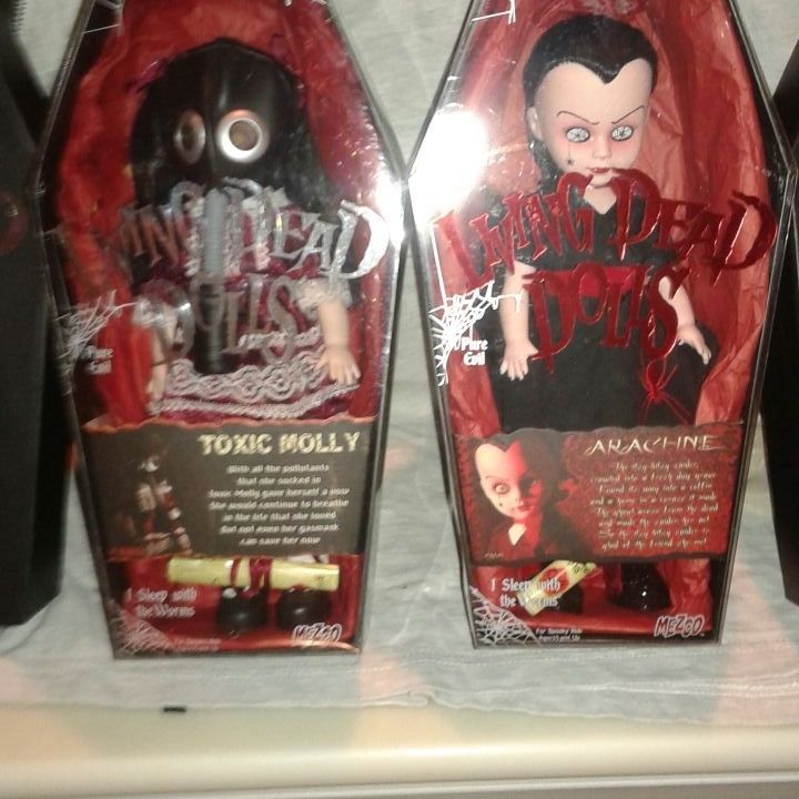 Living Dead Dolls 