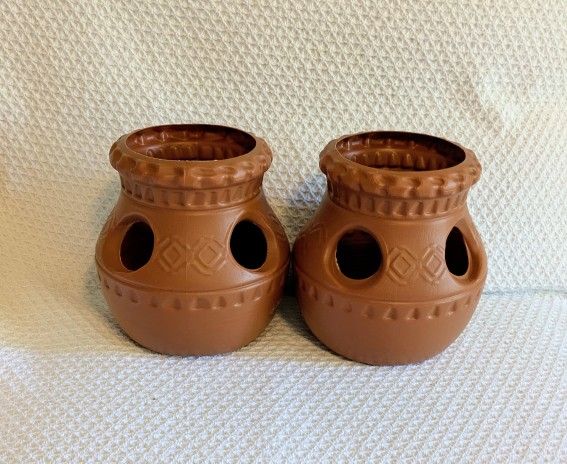 Planters Flower Plants Set Of Two Plastic 8" Height 6" Base 8" Depth