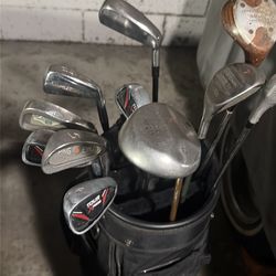 golf bag with clubs