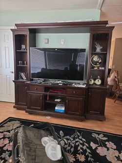 TV AND INTERTAINMENT FURNITURE