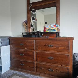 Bedroom furniture set 3 pieces -dresser with mirror and 2 nightstands