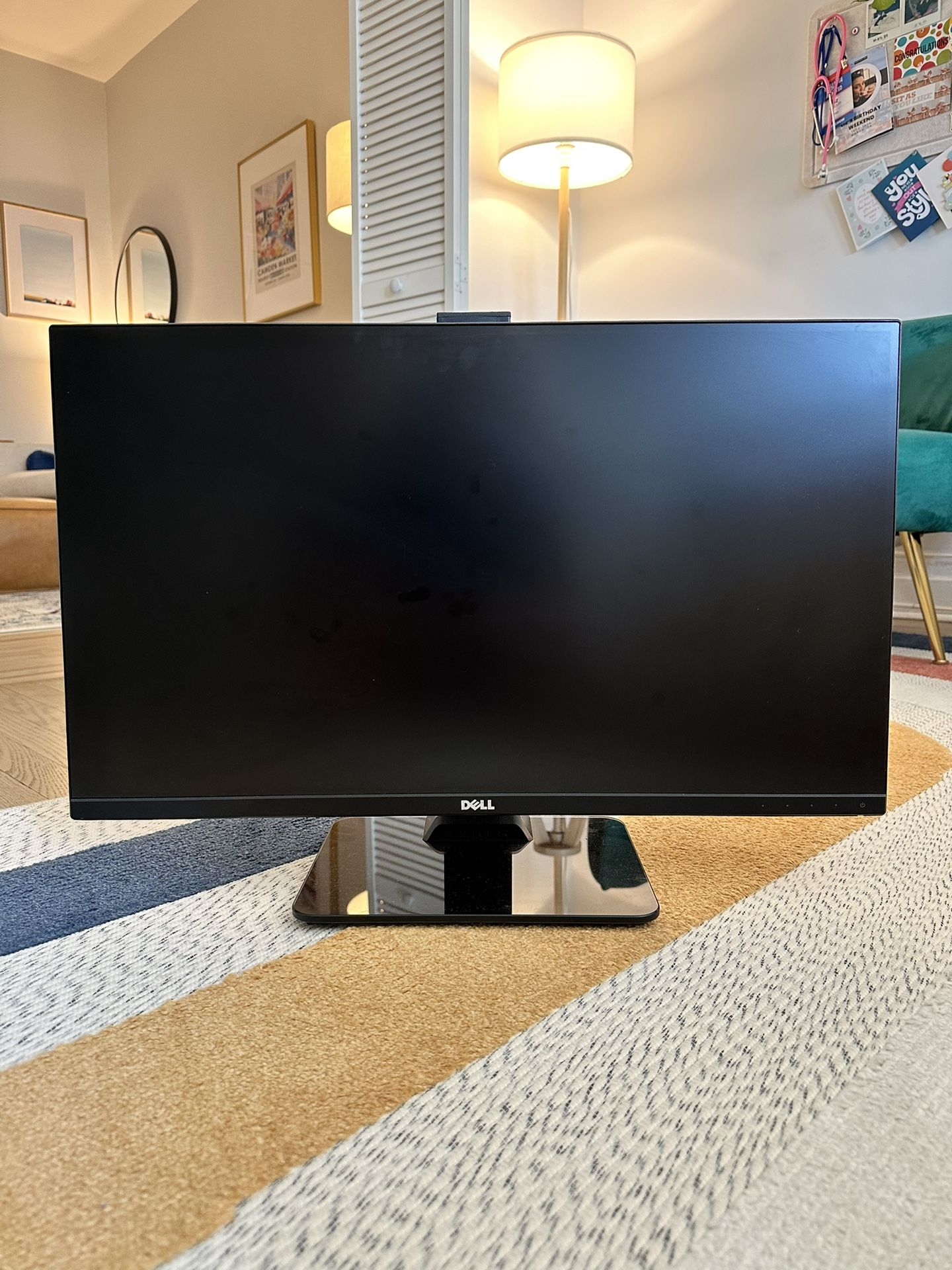 Dell 23.8-inch Monitor 1920 x 1080 LED (E2421HN)