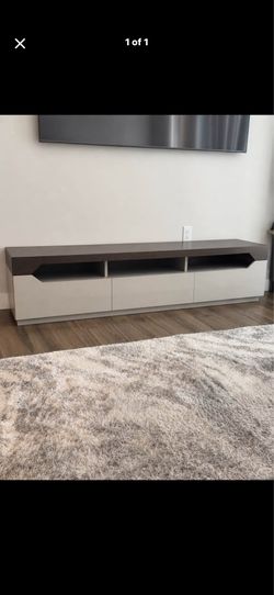 Tv console