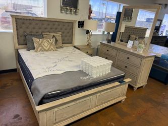 4pc Queen Bed Set 