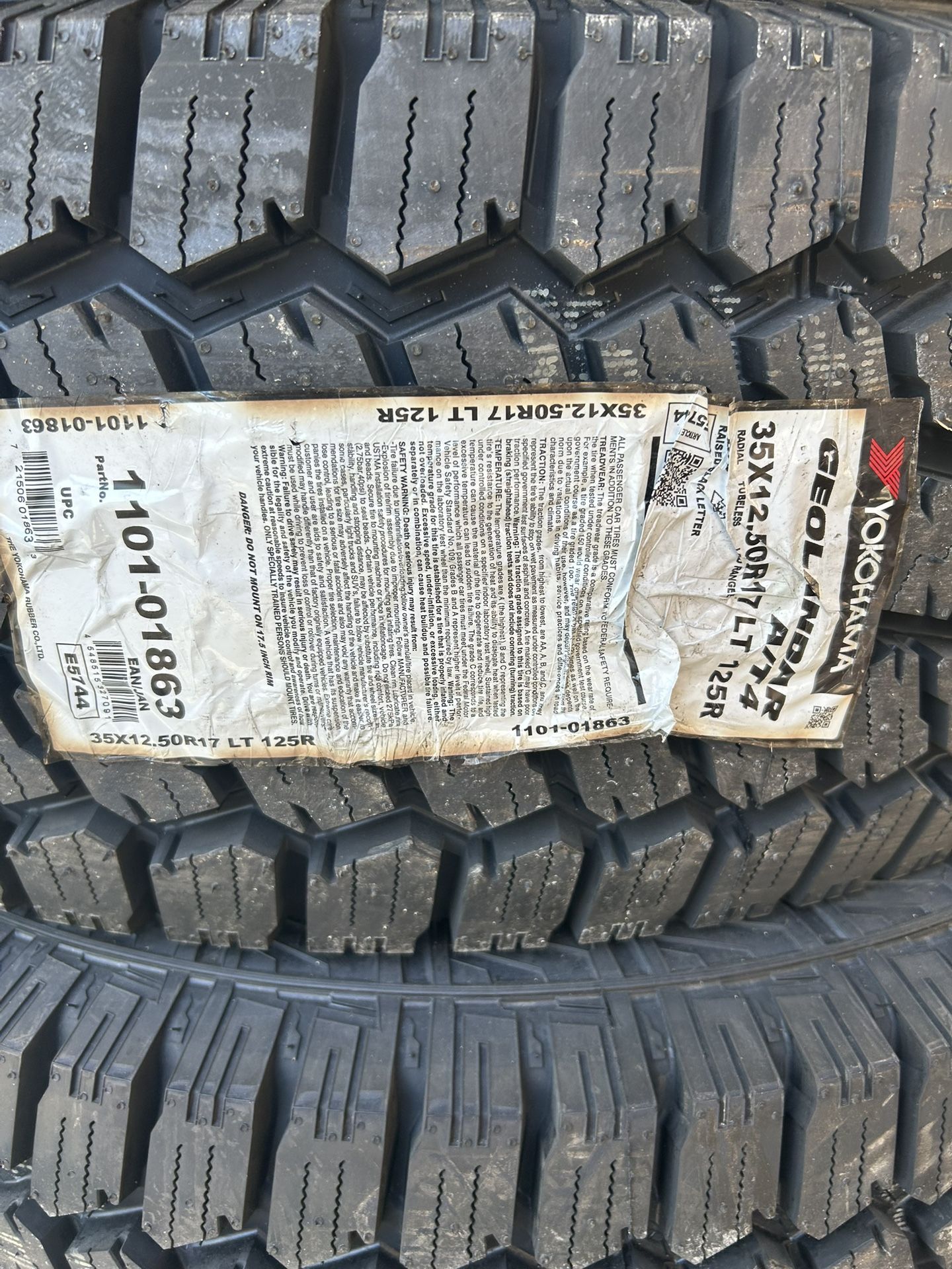 35/12.5r17 AT Tires