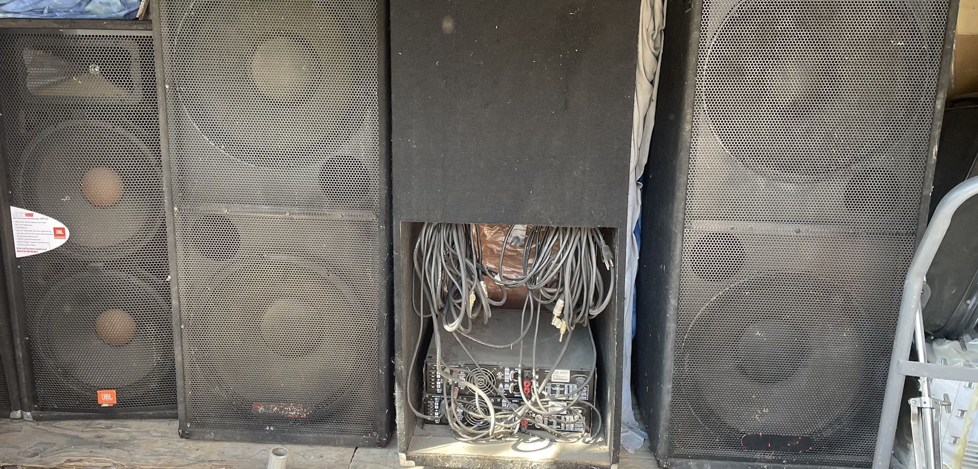 Yamaha Mixer And Speakers