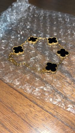 Van Cleef clover bracelet