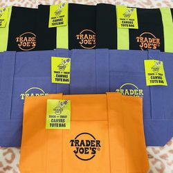 Trader Joe’s Halloween 🎃 mini tote bags