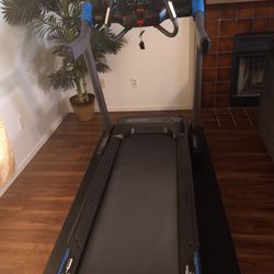 Horizon 7.0 AT Studio Treadmill