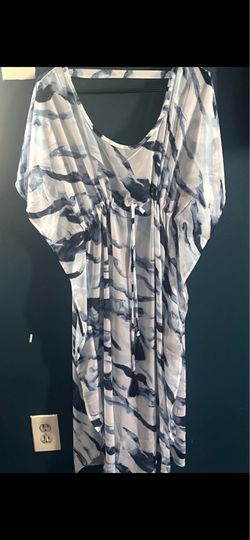 NEW Women’s Size Medium White Beach Cover Up Dress