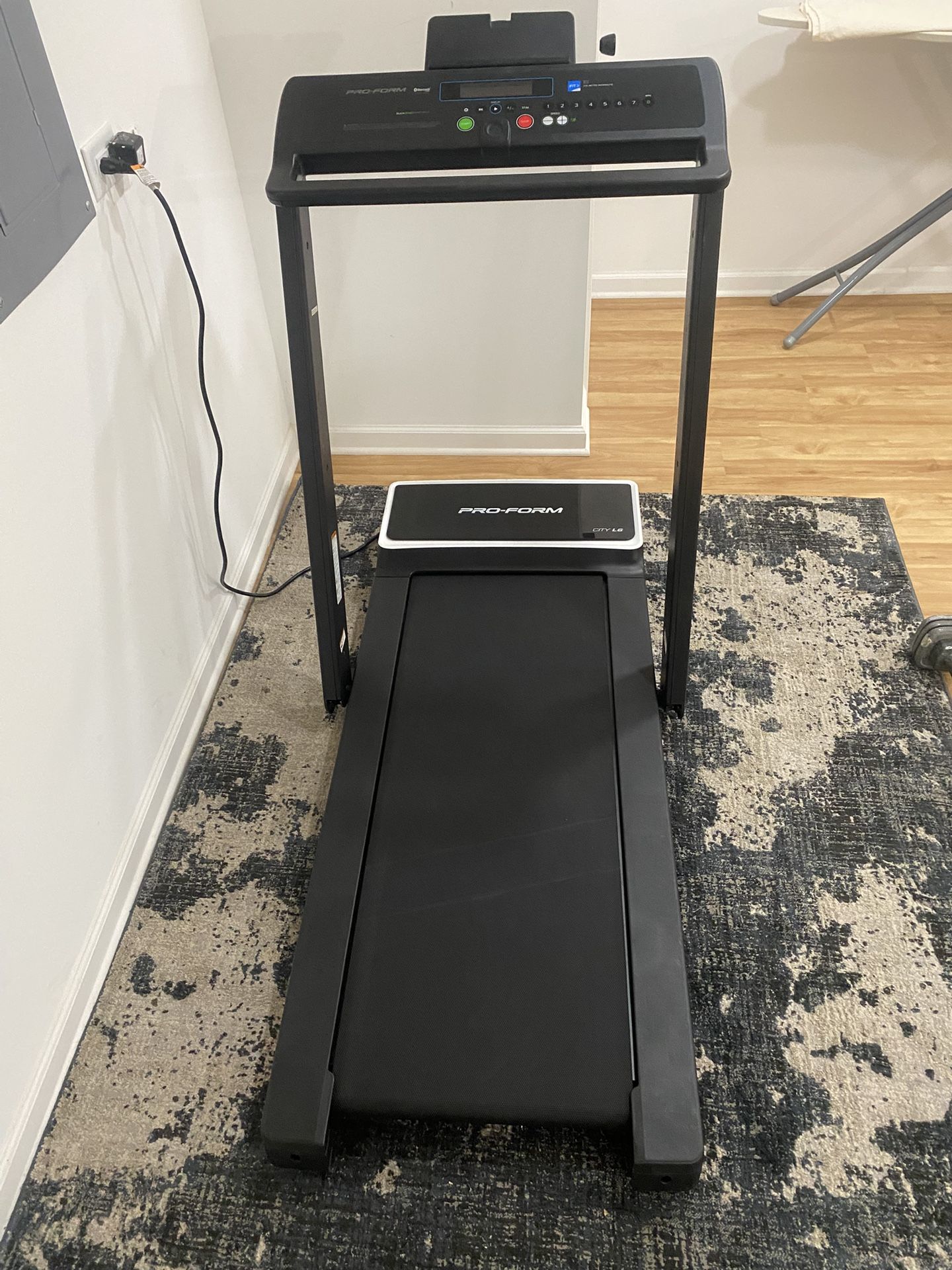 pro-form city L6 Treadmill Tested Working 