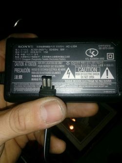 Sony AC-L15A Charger