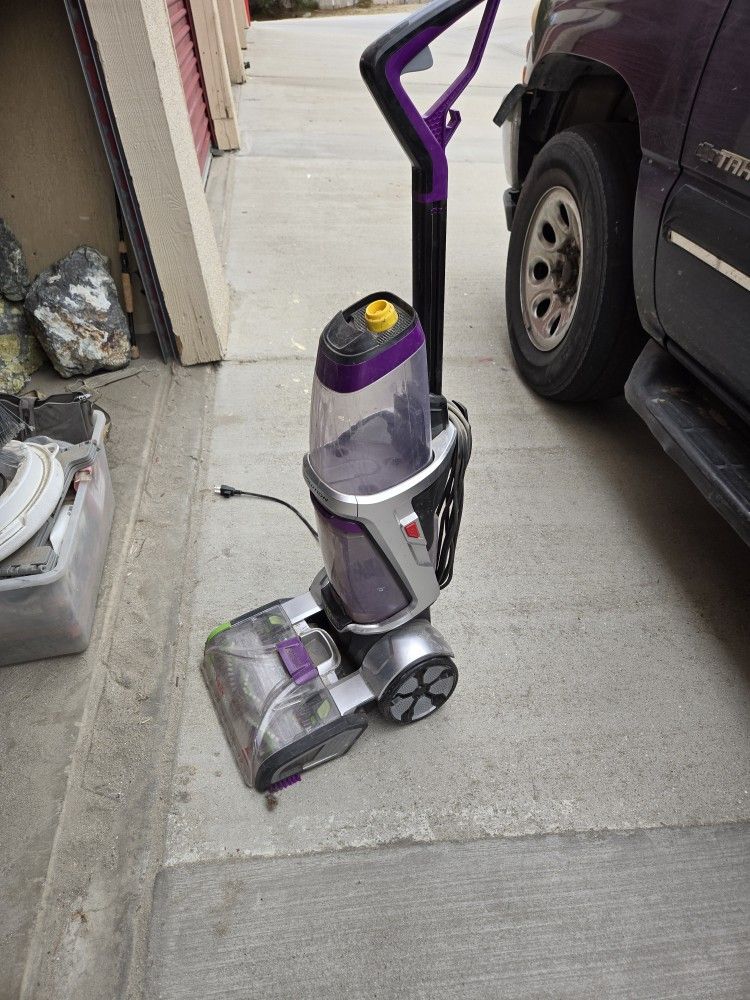Bissell Carpet Shampooer