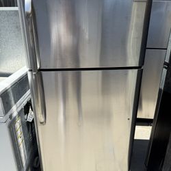 Frigidaire Refrigerator 