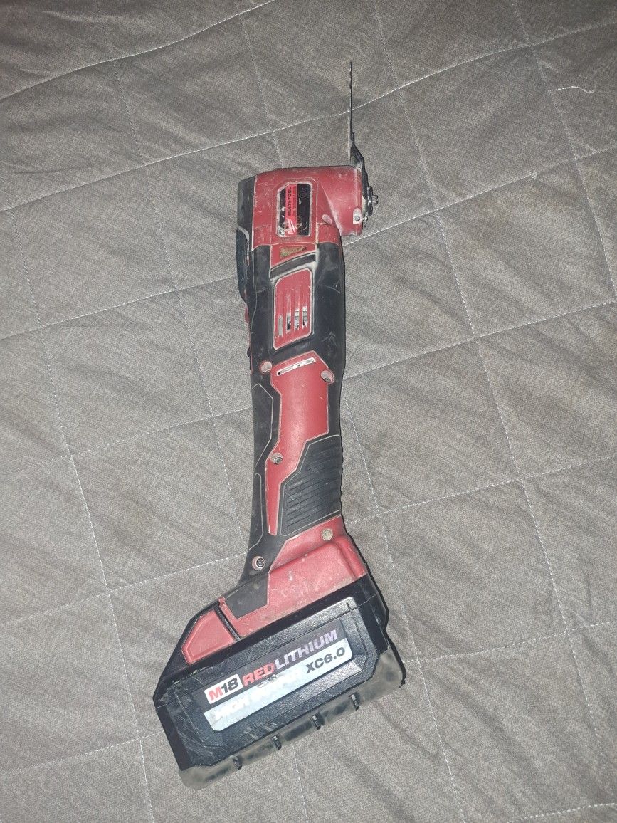 Milwaukee M18 18V Cordless Oscillating Multi-Tool