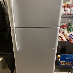 Frigidaire 18.3 Cubic In Refrigerator