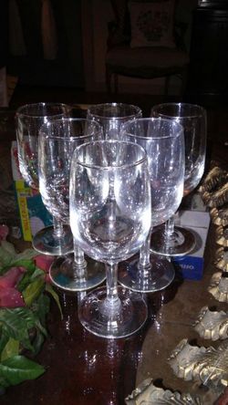 Midcentry Crystal Wine glasses 6 for $6.00