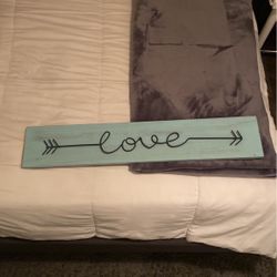 Love Hang Sign For Decor 