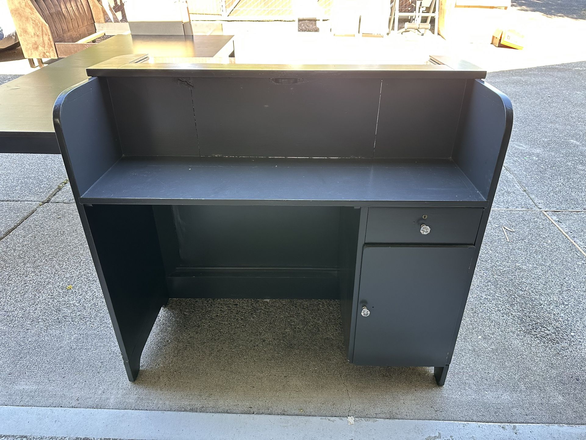 Display Desk
