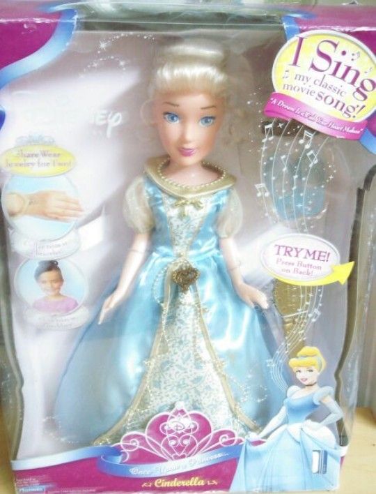 DISNEY PRINCESS * CINDERELLA ONCE UPON A PRINCESS * I SING MY FAVORITE MOVIE SONG * A DREAM IS A WISH THAT YOUR HEART MAKES