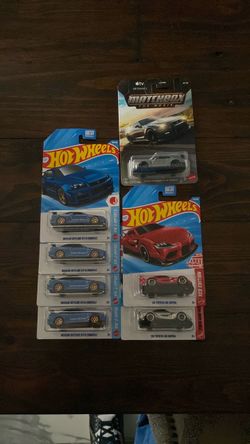 💙GTR skylines and 🎯Supras Hot Wheels Lot 30$