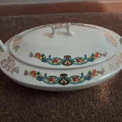 Covered Casserole or Vegetable Tureen