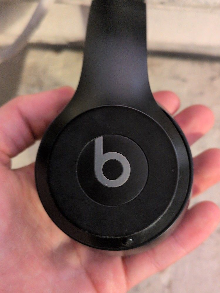 Beats Solo 4