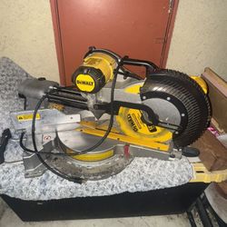 Miter Saw 12” Y Table Saw 8 1/4