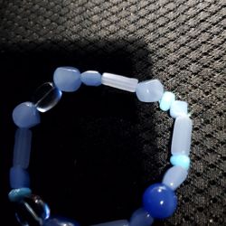 Beautiful Hand Made Glass Bead Bracket. size small