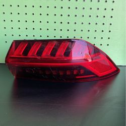 2019 2020 AUDI A7 S7 REAR LEFT DRIVER SIDE OUTER LH TAIL LIGHT STOP BRAKE OEM
