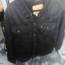 Levi’s Black Sherpa-Lined Trucker Jacket Size: L – New w/ Tags $80