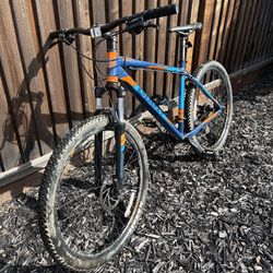 Giant Talon 4 Mountain Bike