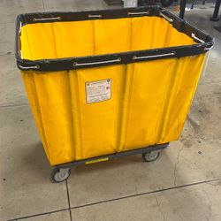 R&B Wire 12 Bushel Laundry Cart