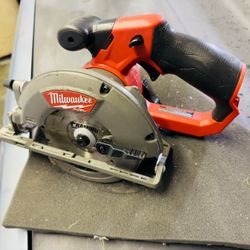 Milwaukee Cordless Circular Saw