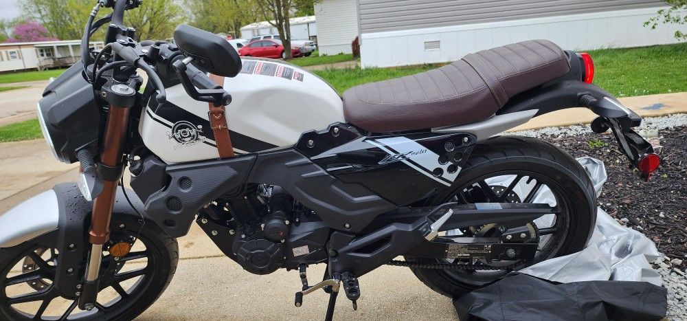 2022 American Lifan KPM 200