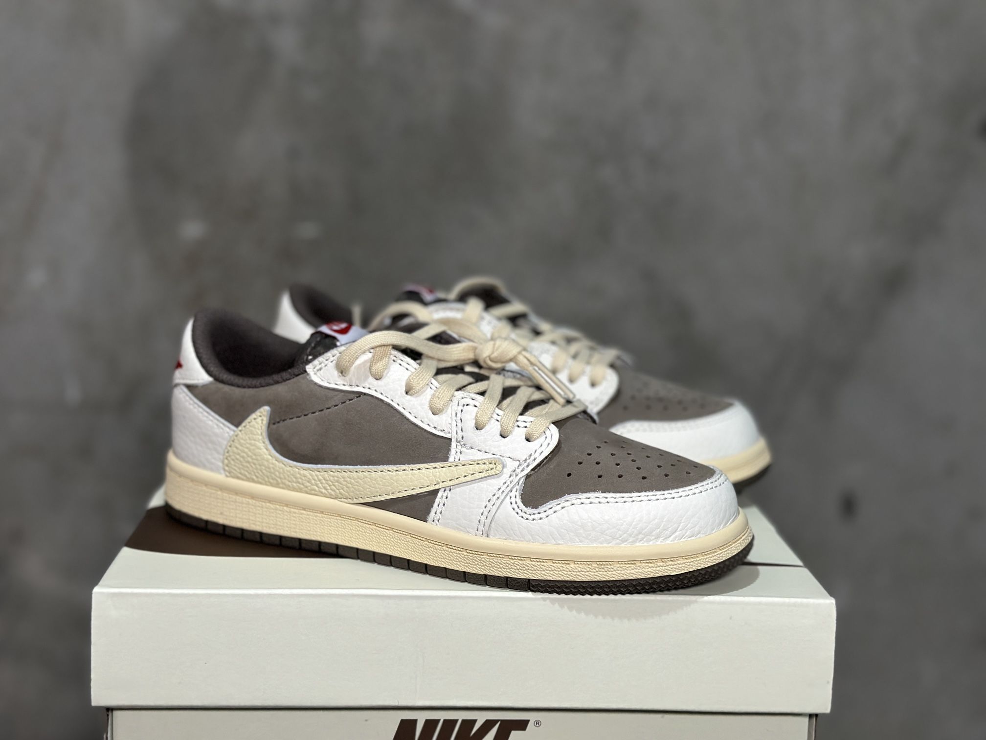 Travis Scott x Air Jordan 1 Low OG “Reverse Mocha” - Size 10