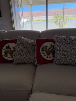4 Decorative Pillows for Christmas Holidays