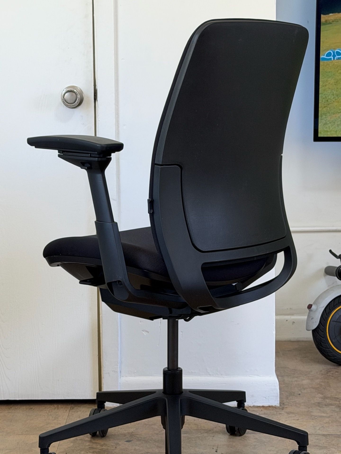 2020 Steelcase Amia Office Gaming Chair