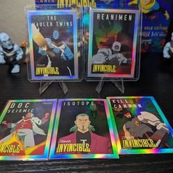 Invincible holo card lot