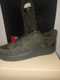 Nike AIR FORCE 1 MEN SIZE 11 W/Box