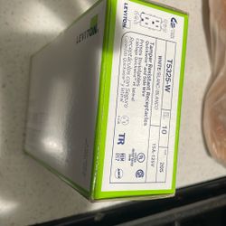 Receptacles Leviton 