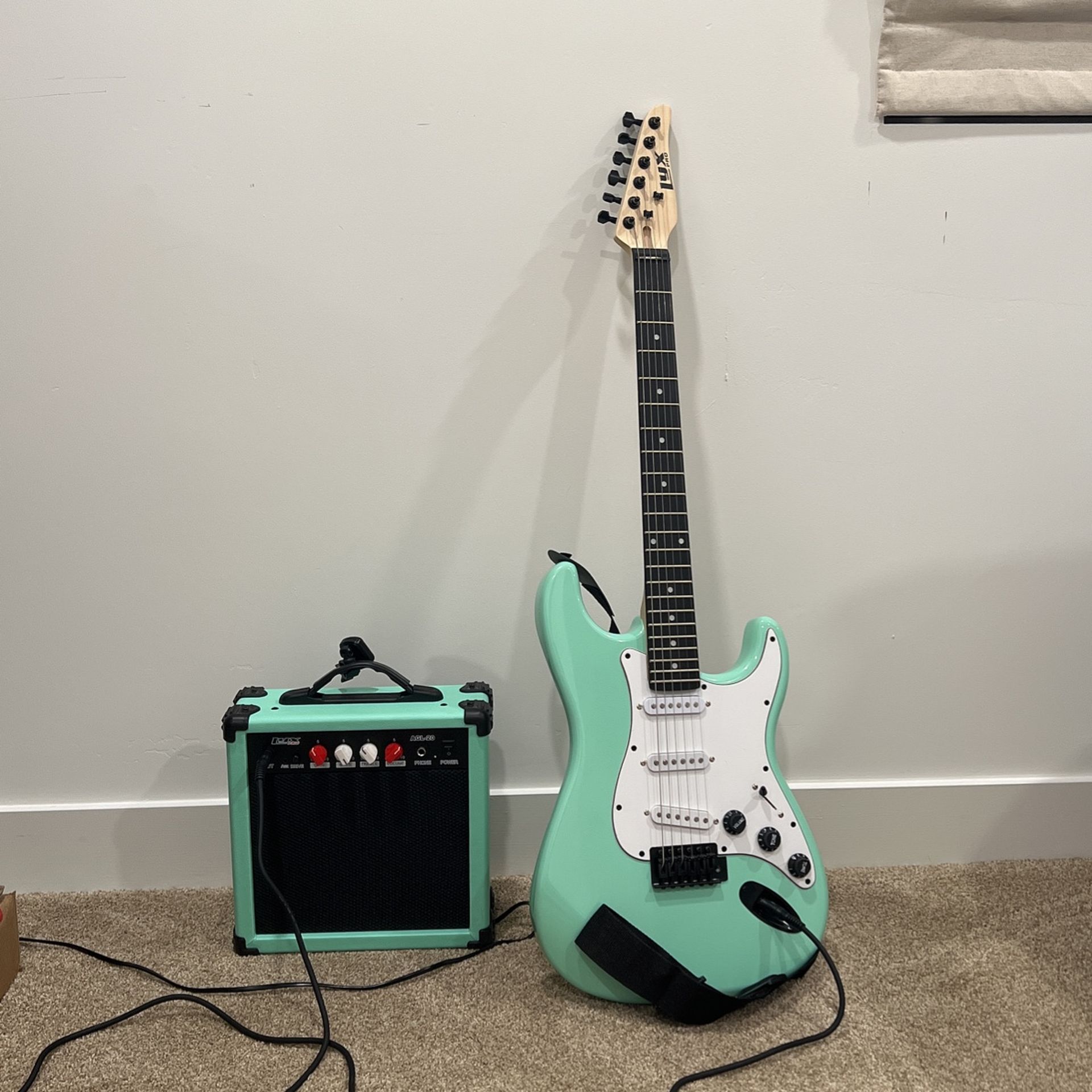 electric guitar and amp for Sale in Gilbert, AZ OfferUp
